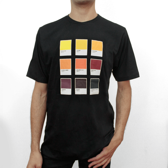 Camiseta preta da Beerfan com estampa de paletas de cores.